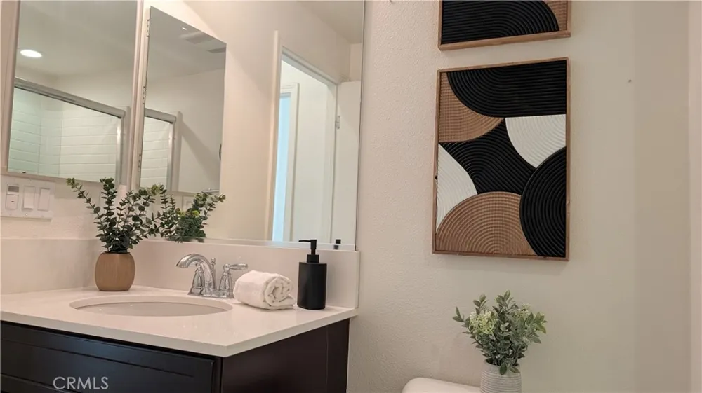 6341 Waterstone Fontana, CA 92336