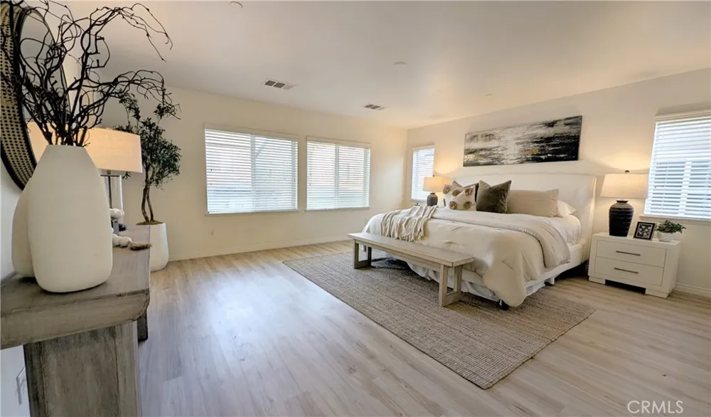 6341 Waterstone Fontana, CA 92336