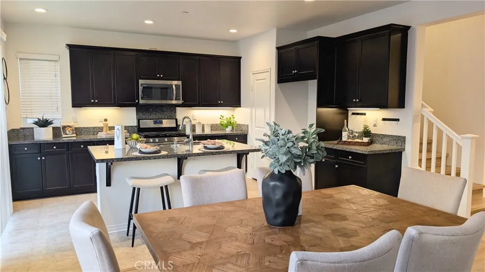 6341 Waterstone Fontana, CA 92336