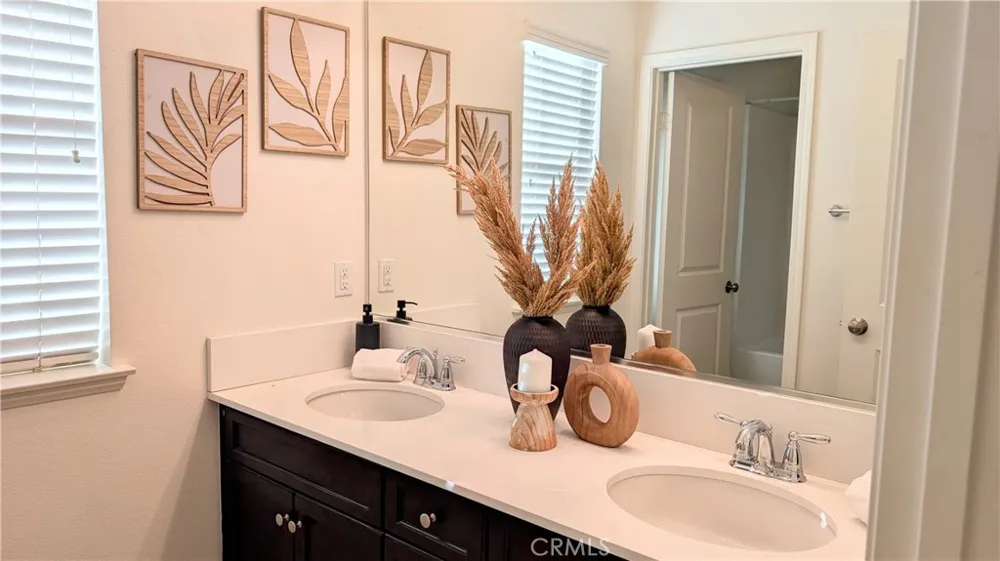 6341 Waterstone Fontana, CA 92336