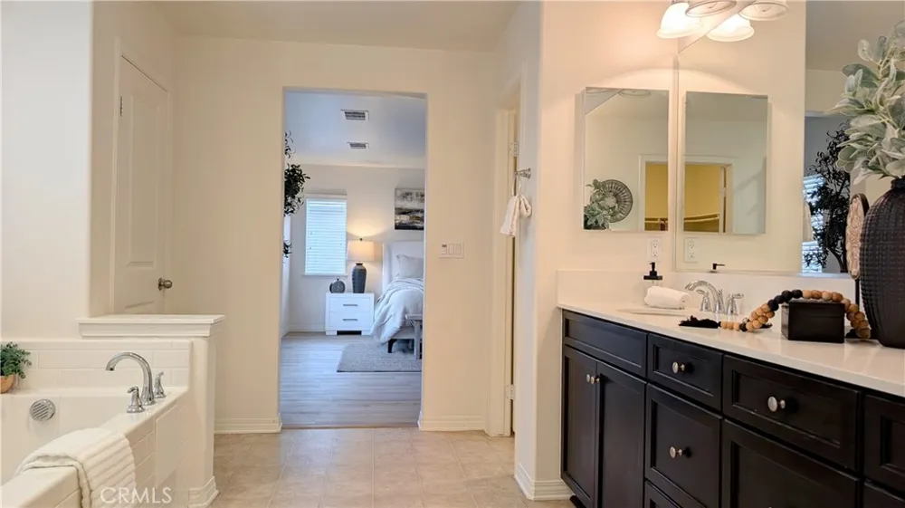 6341 Waterstone Fontana, CA 92336