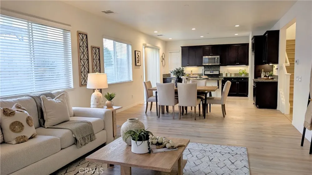 6341 Waterstone Fontana, CA 92336