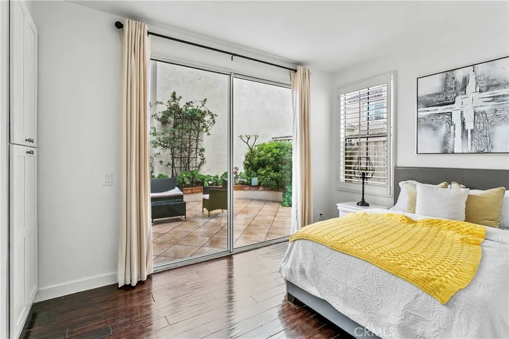 6 Del Carlo Irvine, CA 92606