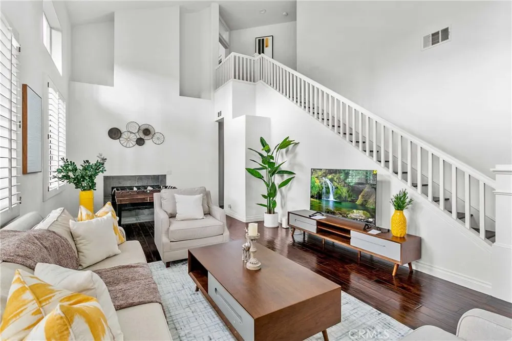 6 Del Carlo Irvine, CA 92606