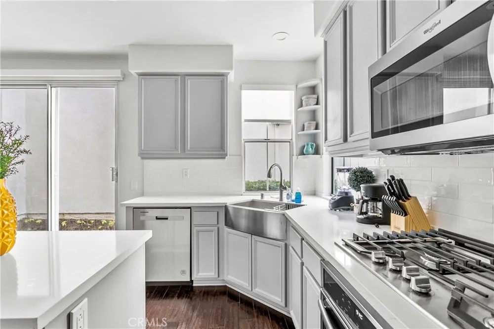 6 Del Carlo Irvine, CA 92606