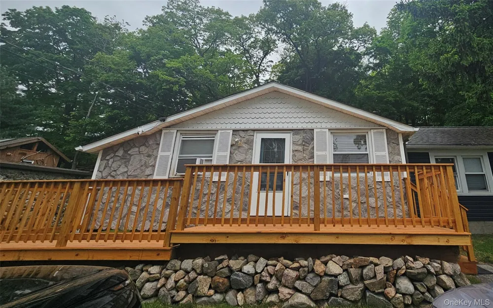 79 Buckberg Road Tomkins Cove, NY 10986