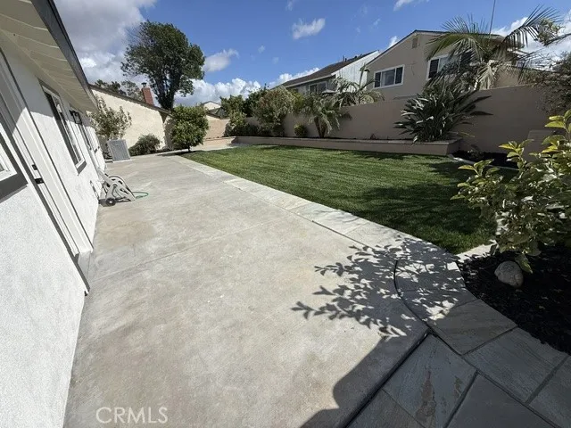 4122 Loma Irvine, CA 92604