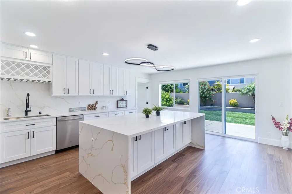 4122 Loma Irvine, CA 92604