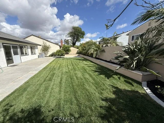 4122 Loma Irvine, CA 92604