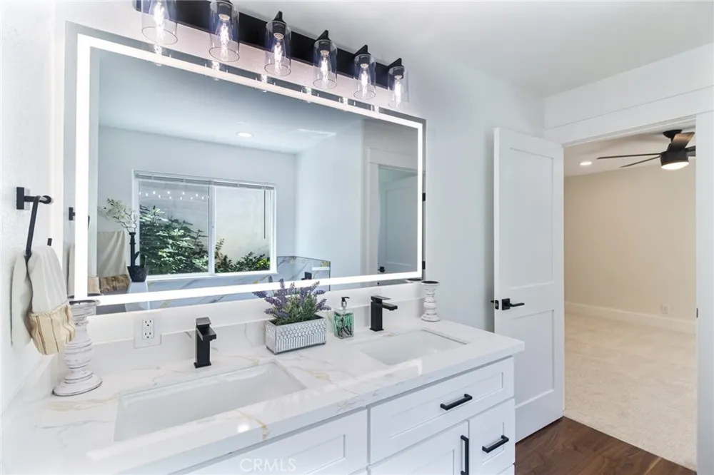 4122 Loma Irvine, CA 92604