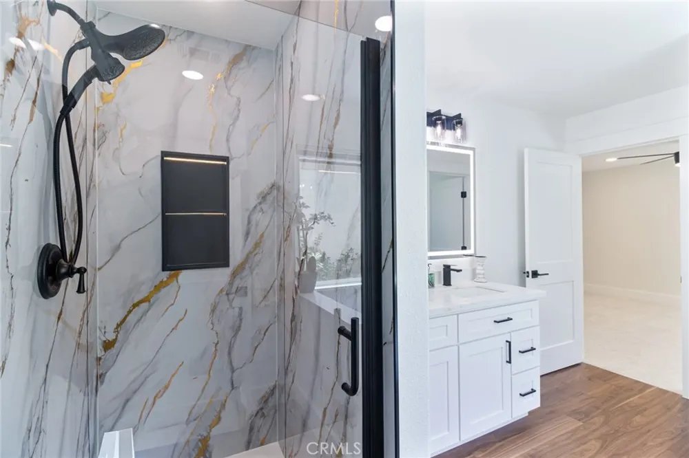 4122 Loma Irvine, CA 92604