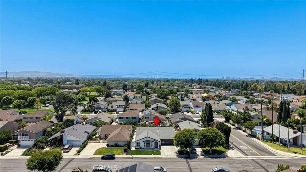 4122 Loma Irvine, CA 92604