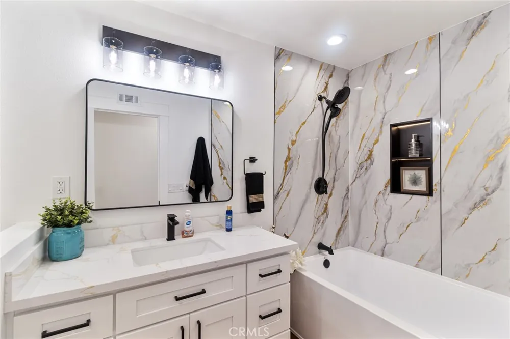 4122 Loma Irvine, CA 92604