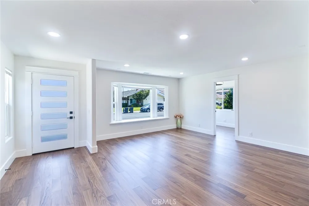 4122 Loma Irvine, CA 92604