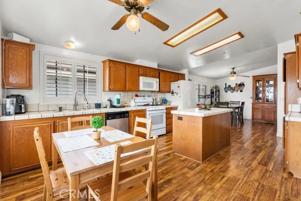13691 Gavina Avenue #566 Sylmar, CA 91342