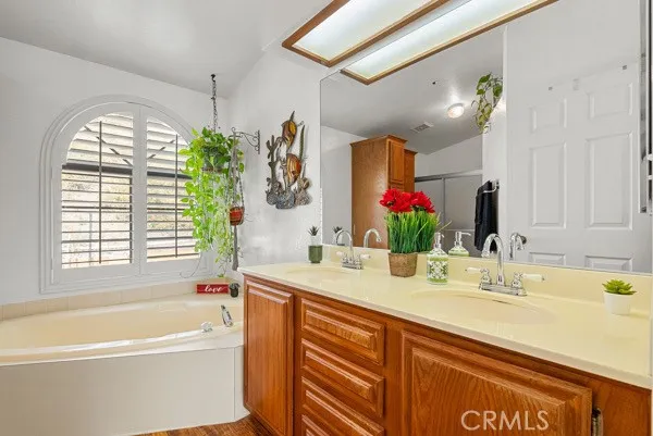 13691 Gavina Avenue #566 Sylmar, CA 91342