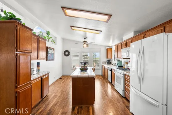 13691 Gavina Avenue #566 Sylmar, CA 91342