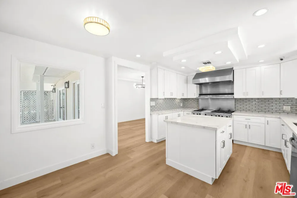 244 S Almont Drive Beverly Hills, CA 90211