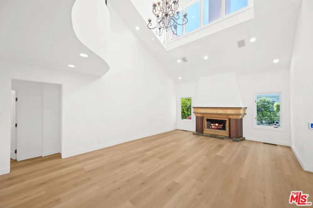 244 S Almont Drive Beverly Hills, CA 90211
