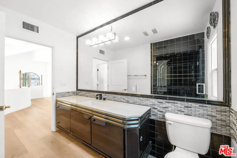244 S Almont Drive Beverly Hills, CA 90211
