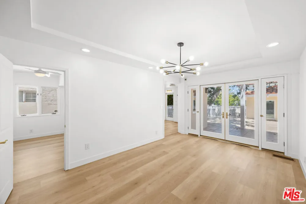244 S Almont Drive Beverly Hills, CA 90211