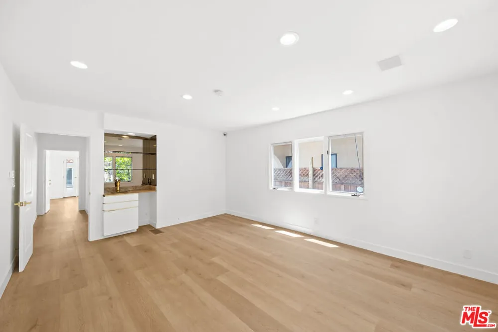 244 S Almont Drive Beverly Hills, CA 90211
