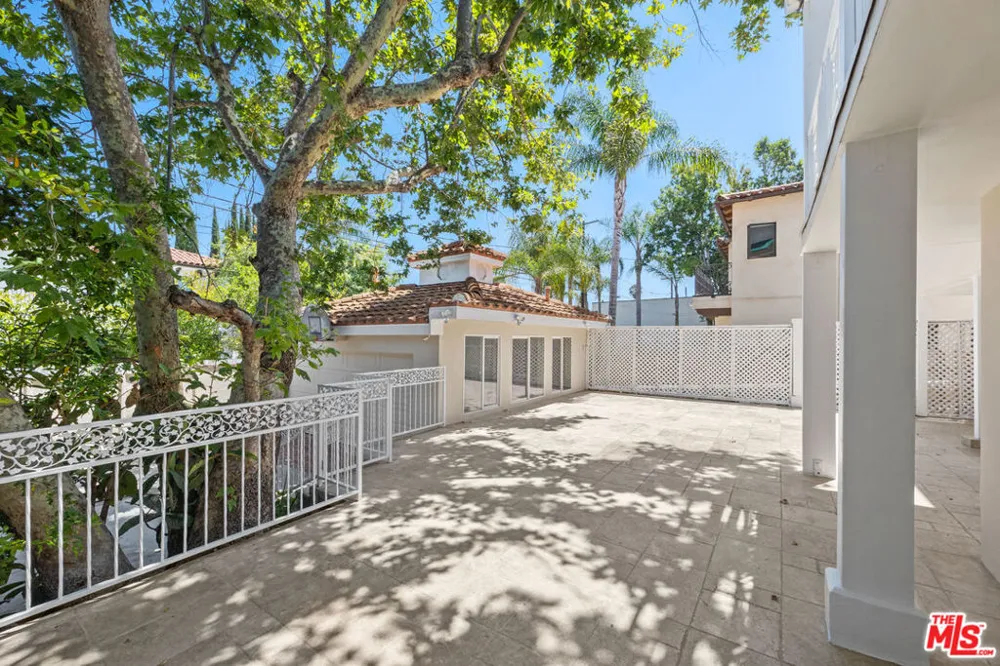244 S Almont Drive Beverly Hills, CA 90211