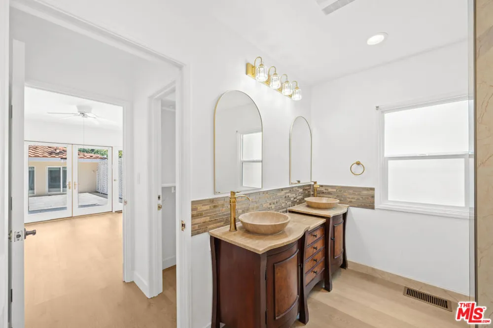 244 S Almont Drive Beverly Hills, CA 90211