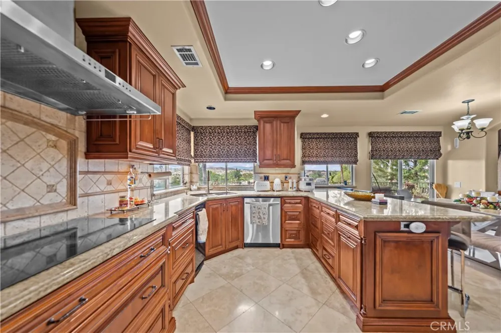 23160 Compass Drive Canyon Lake, CA 92587