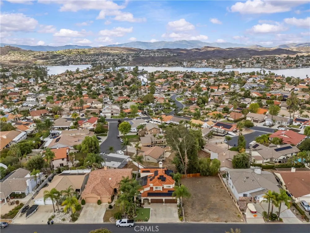 23160 Compass Drive Canyon Lake, CA 92587
