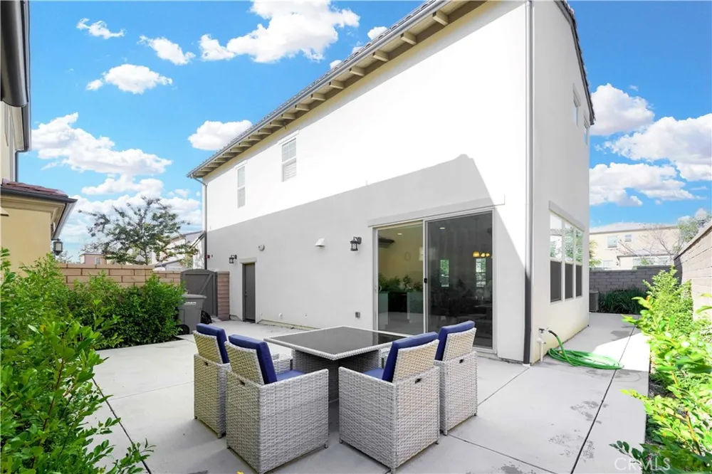 129 Lavender Lake Forest, CA 92630