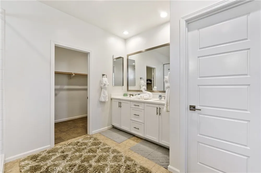 129 Lavender Lake Forest, CA 92630