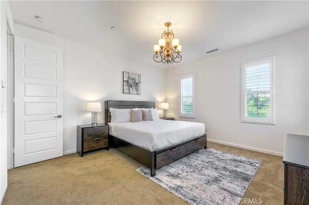 129 Lavender Lake Forest, CA 92630