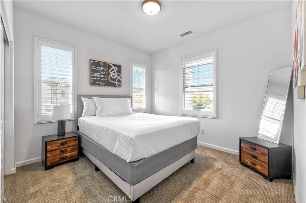 129 Lavender Lake Forest, CA 92630
