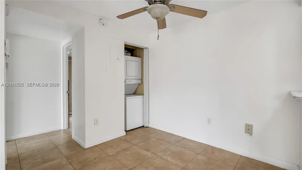 7200 Fairway Dr #H12 Miami Lakes, FL 33014