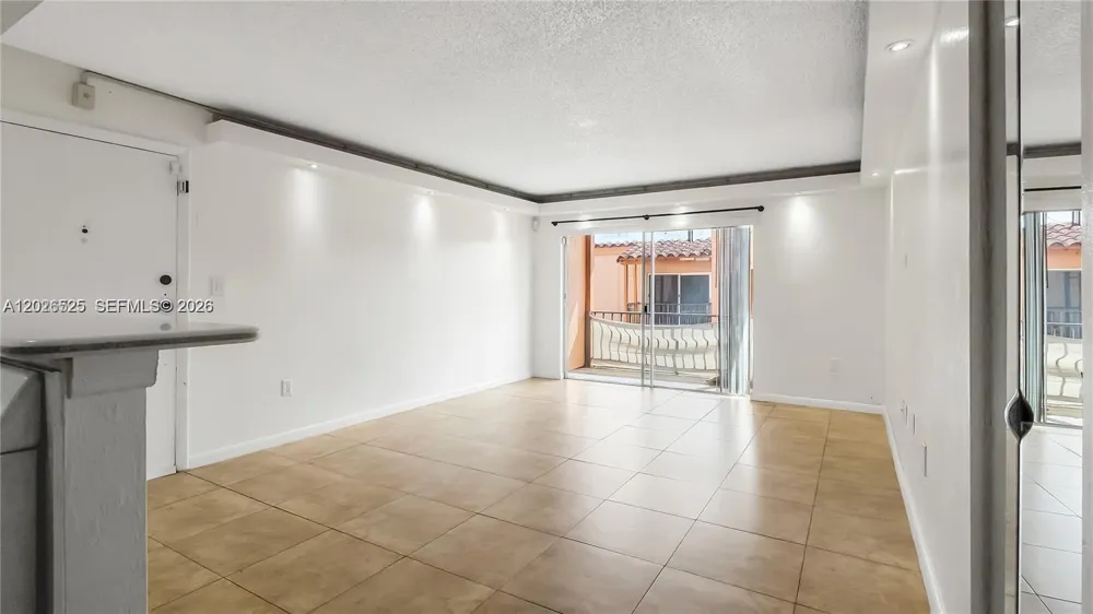 7200 Fairway Dr #H12 Miami Lakes, FL 33014