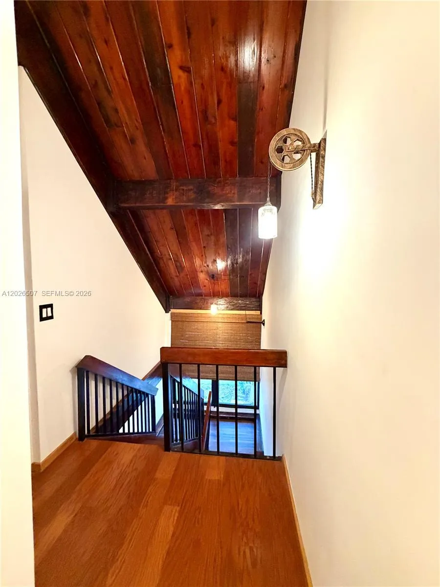 19440 NE 26th Ave #52B Miami, FL 33180