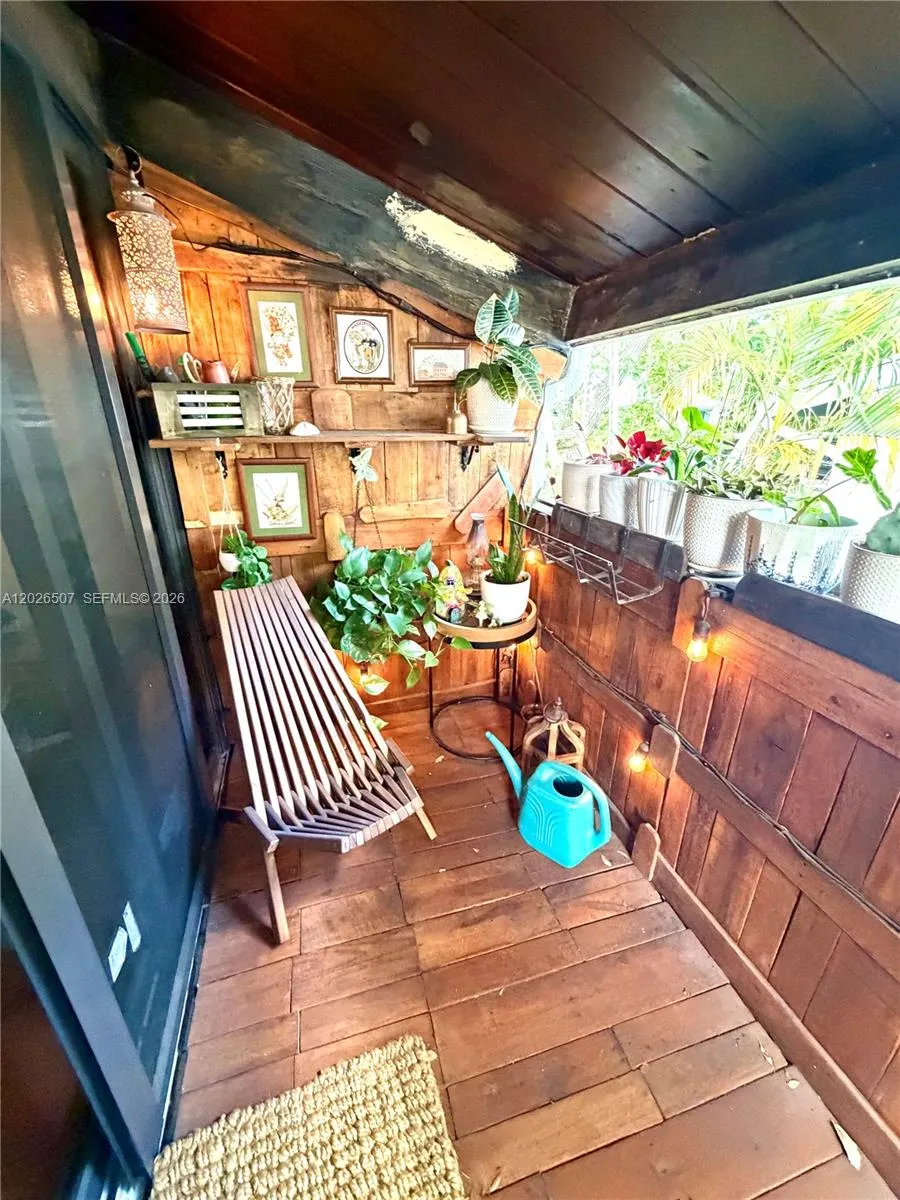 19440 NE 26th Ave #52B Miami, FL 33180
