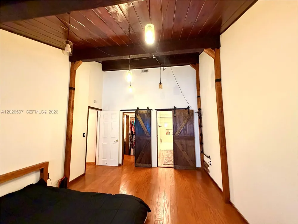 19440 NE 26th Ave #52B Miami, FL 33180