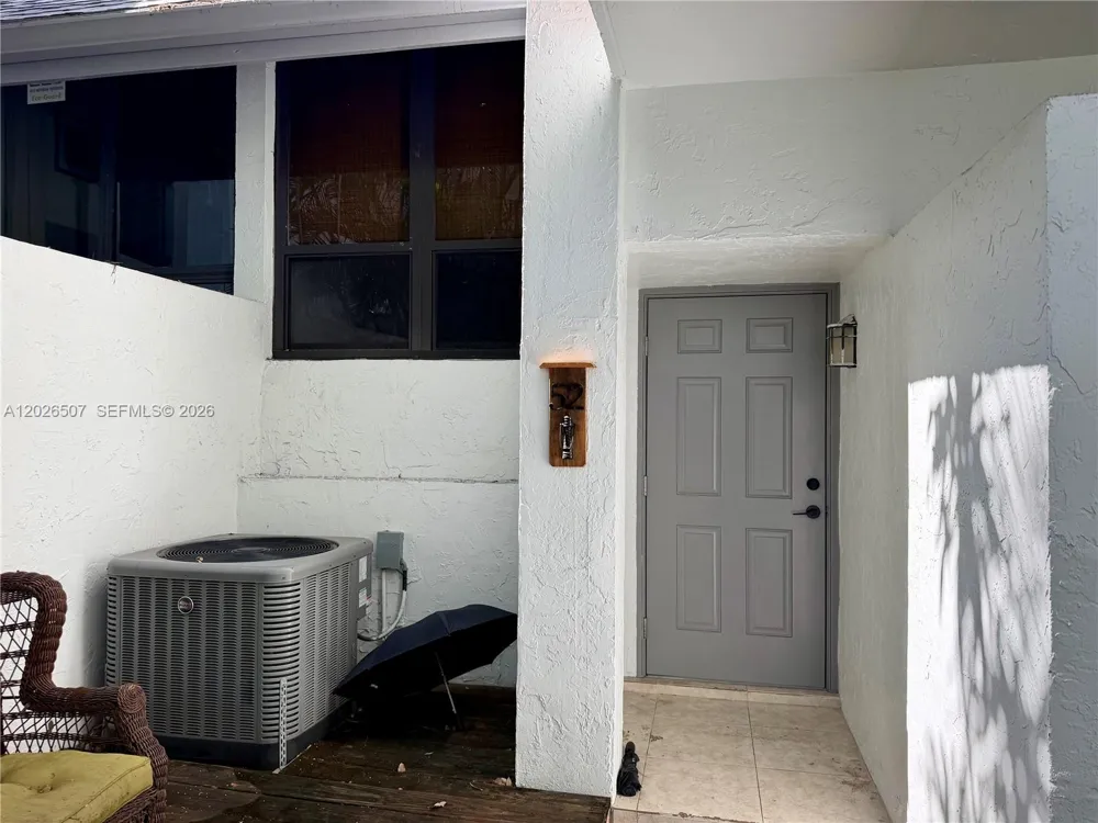 19440 NE 26th Ave #52B Miami, FL 33180