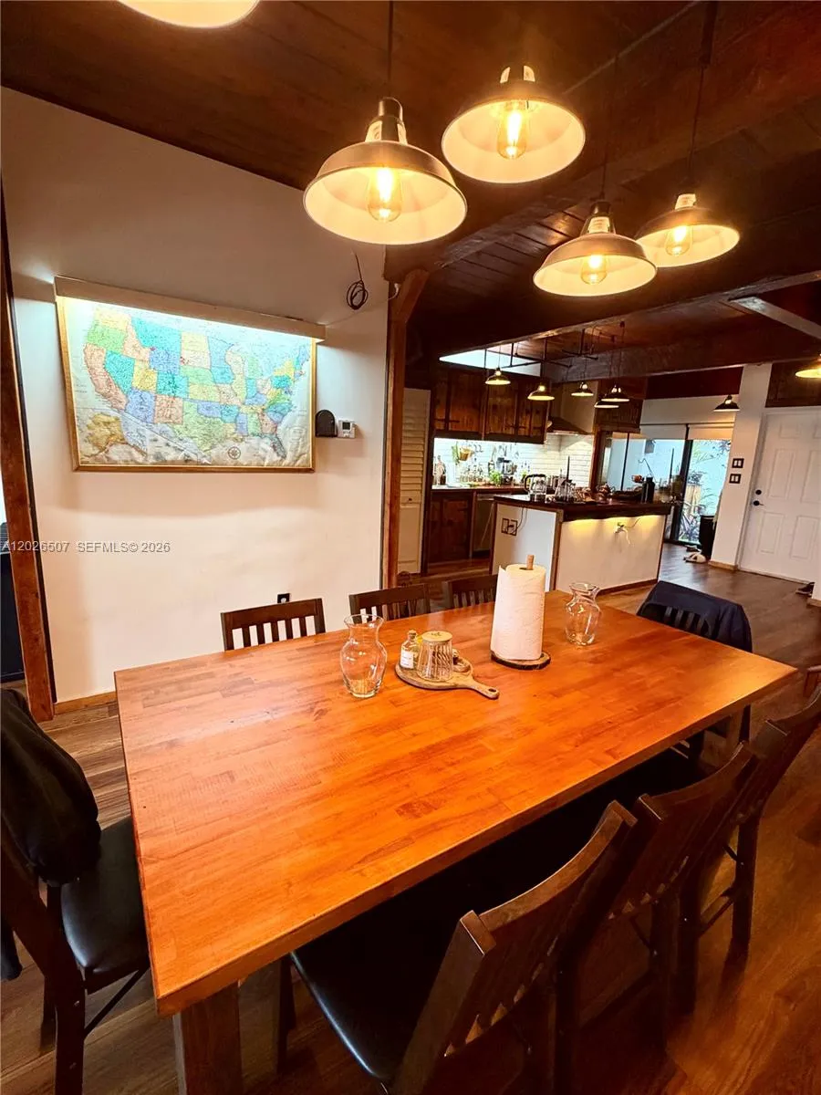 19440 NE 26th Ave #52B Miami, FL 33180