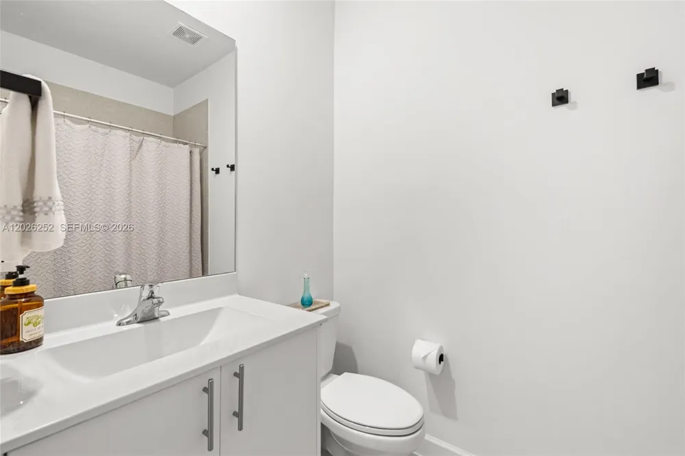 577 NW 204th St Miami Gardens, FL 33169