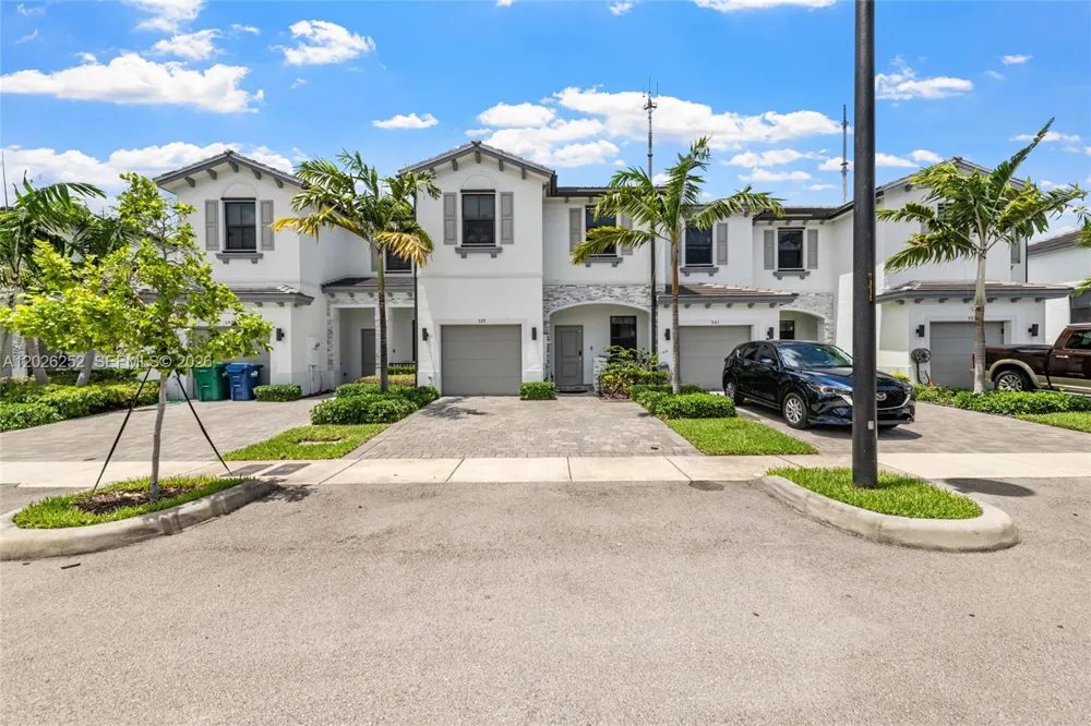 577 NW 204th St Miami Gardens, FL 33169