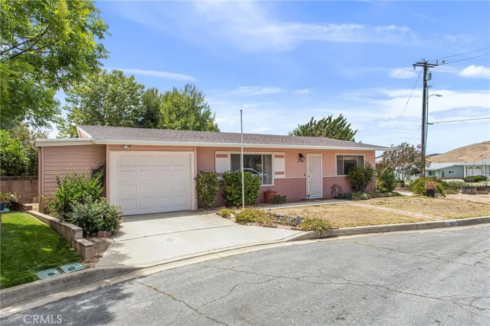 11965 Peach Tree Yucaipa, CA 92399