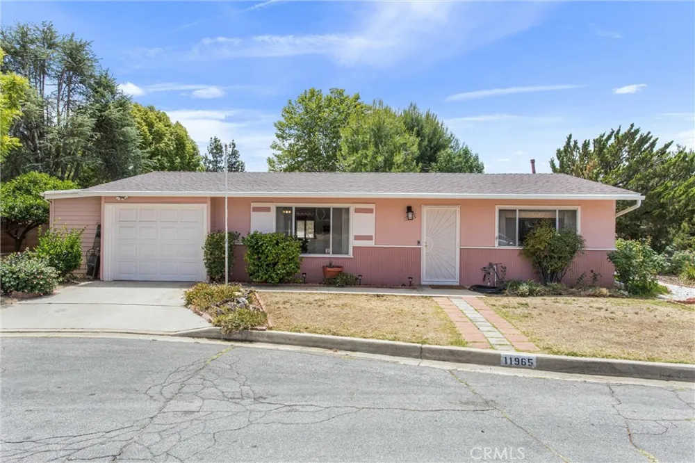 11965 Peach Tree Yucaipa, CA 92399