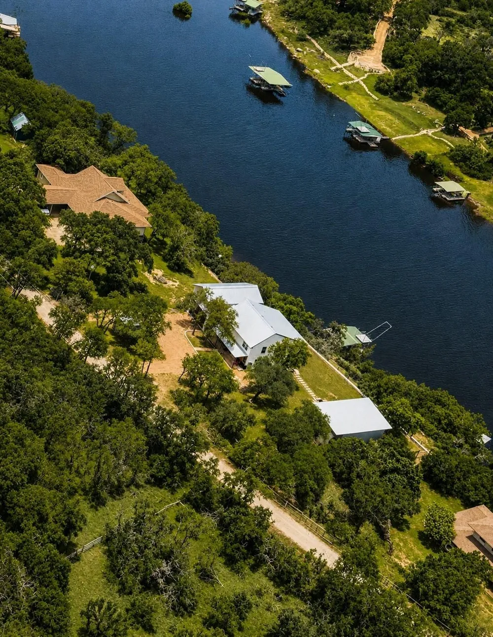1216 Cliffview Drive Spicewood, TX 78669