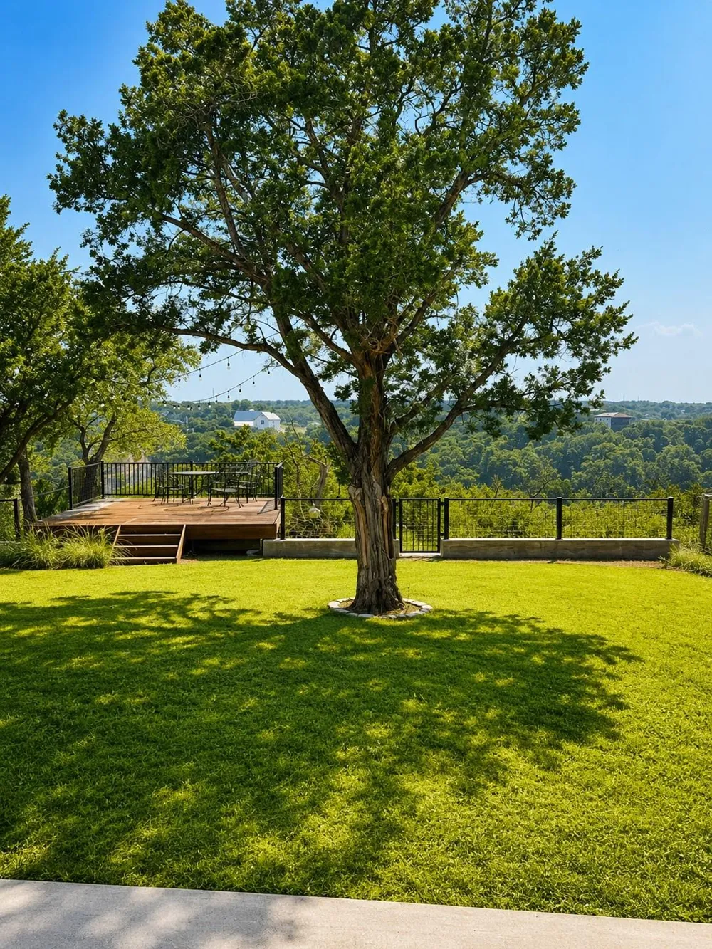 1216 Cliffview Drive Spicewood, TX 78669