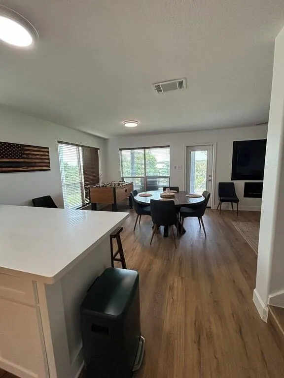 1216 Cliffview Drive Spicewood, TX 78669