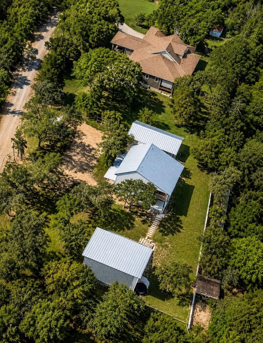 1216 Cliffview Drive Spicewood, TX 78669