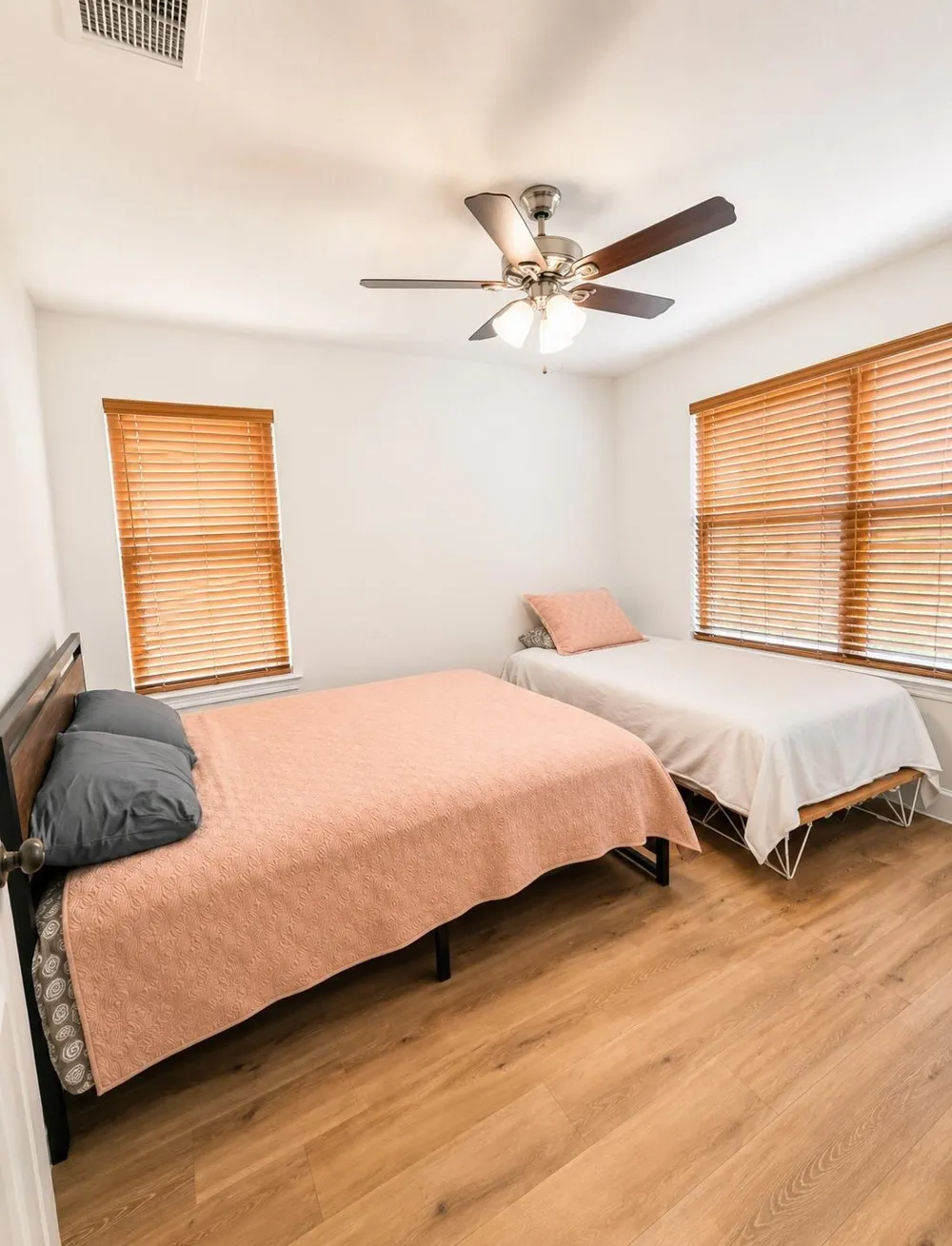 1216 Cliffview Drive Spicewood, TX 78669